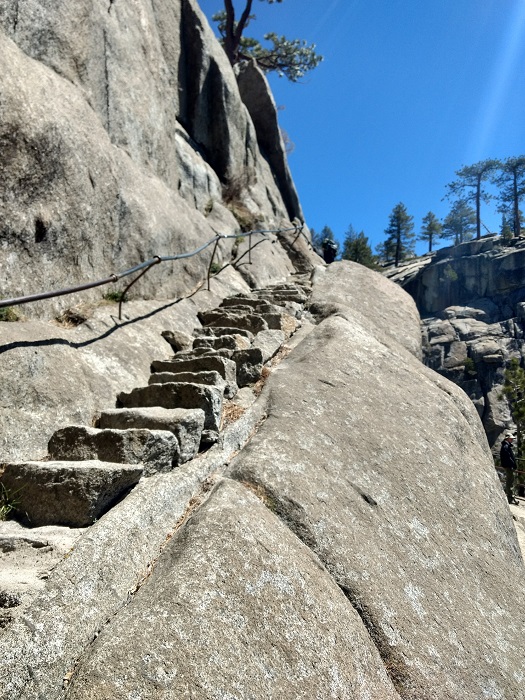 Upper Yosemite Falls Trail